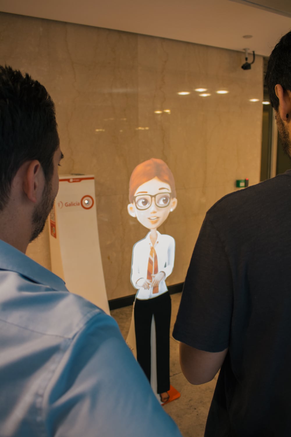 Silueta Holográfica Presentadora Virtual